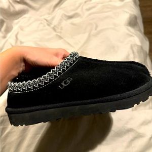 UGG Tasman Size 9